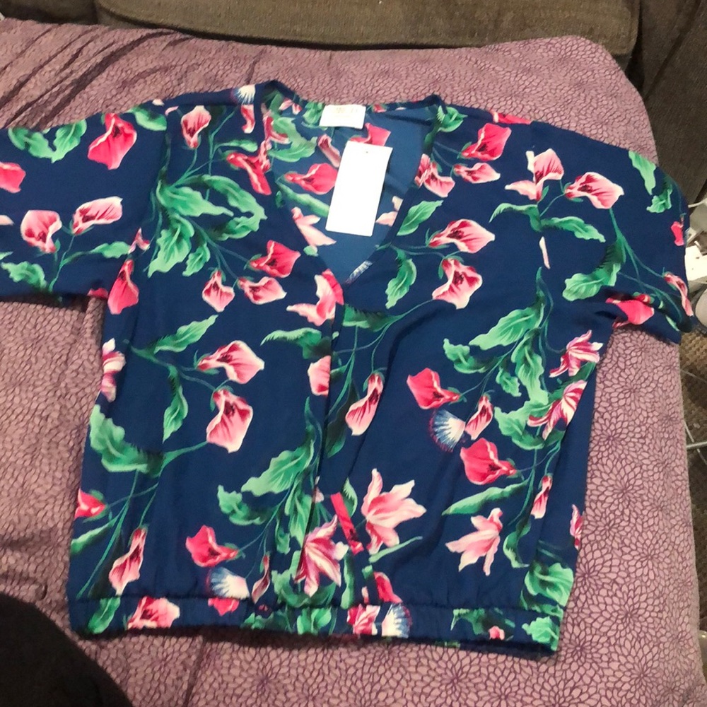 Cute blouse